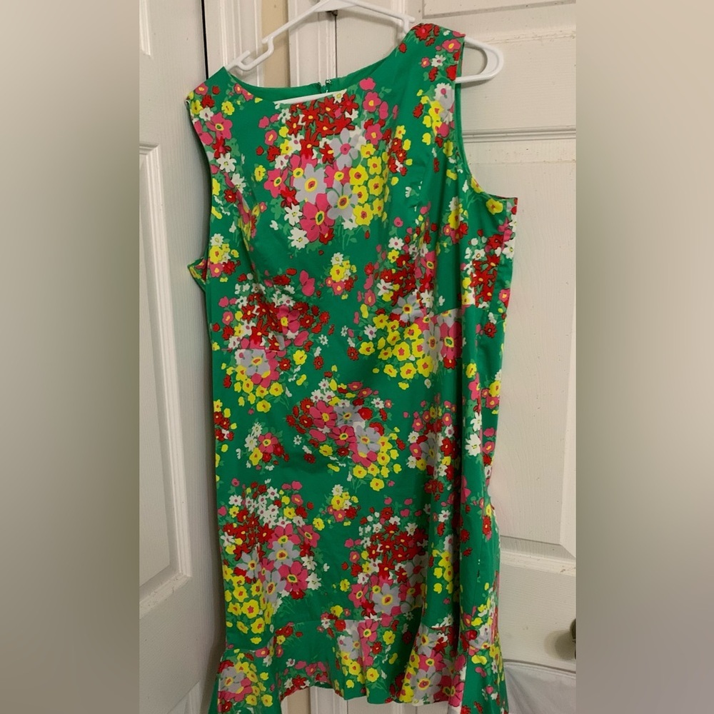 Talbots Sz 14P Dress. Floral with a flounce ruffle at hem